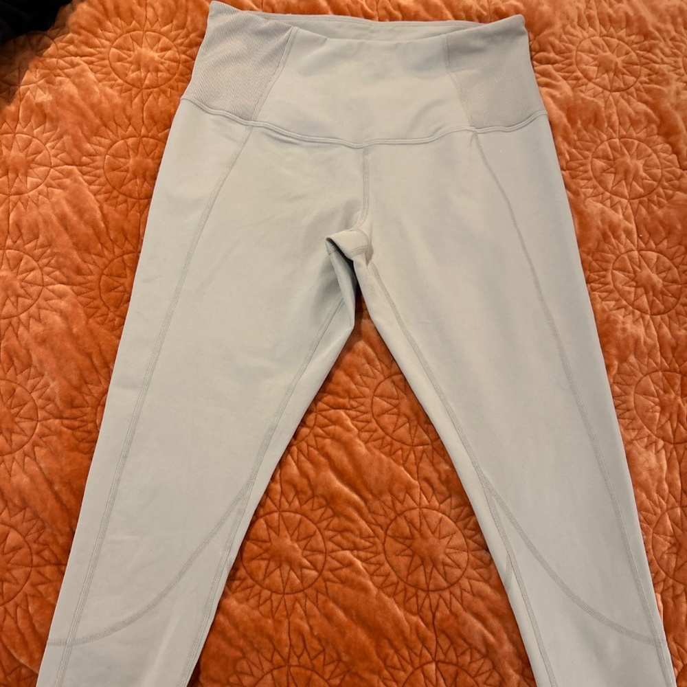 EUC - Worn Once - Zella Gray Tapered Legging Size Large - Workout